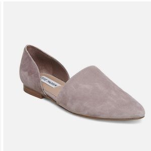 🎉Steve Madden Light Grey Suede Flats- excellent condition!
